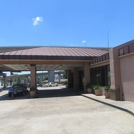 University Inn Austin North Exterior photo