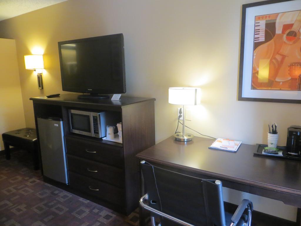 University Inn Austin North Room photo